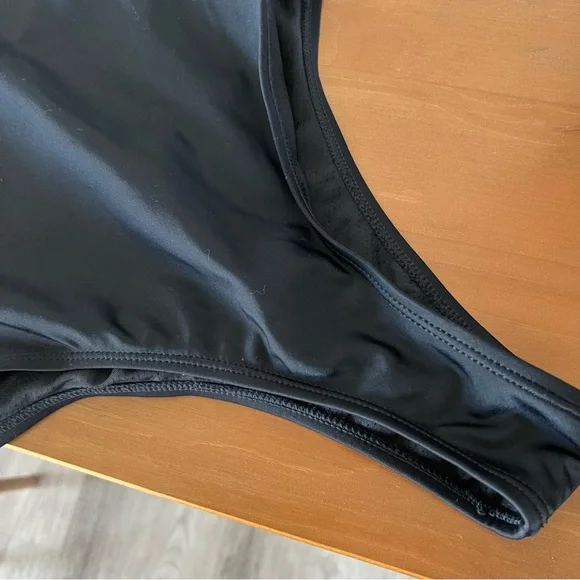 CRISSCROSS BACK BLACK ONE PIECE SWIMSUIT - Picture 3 of 5